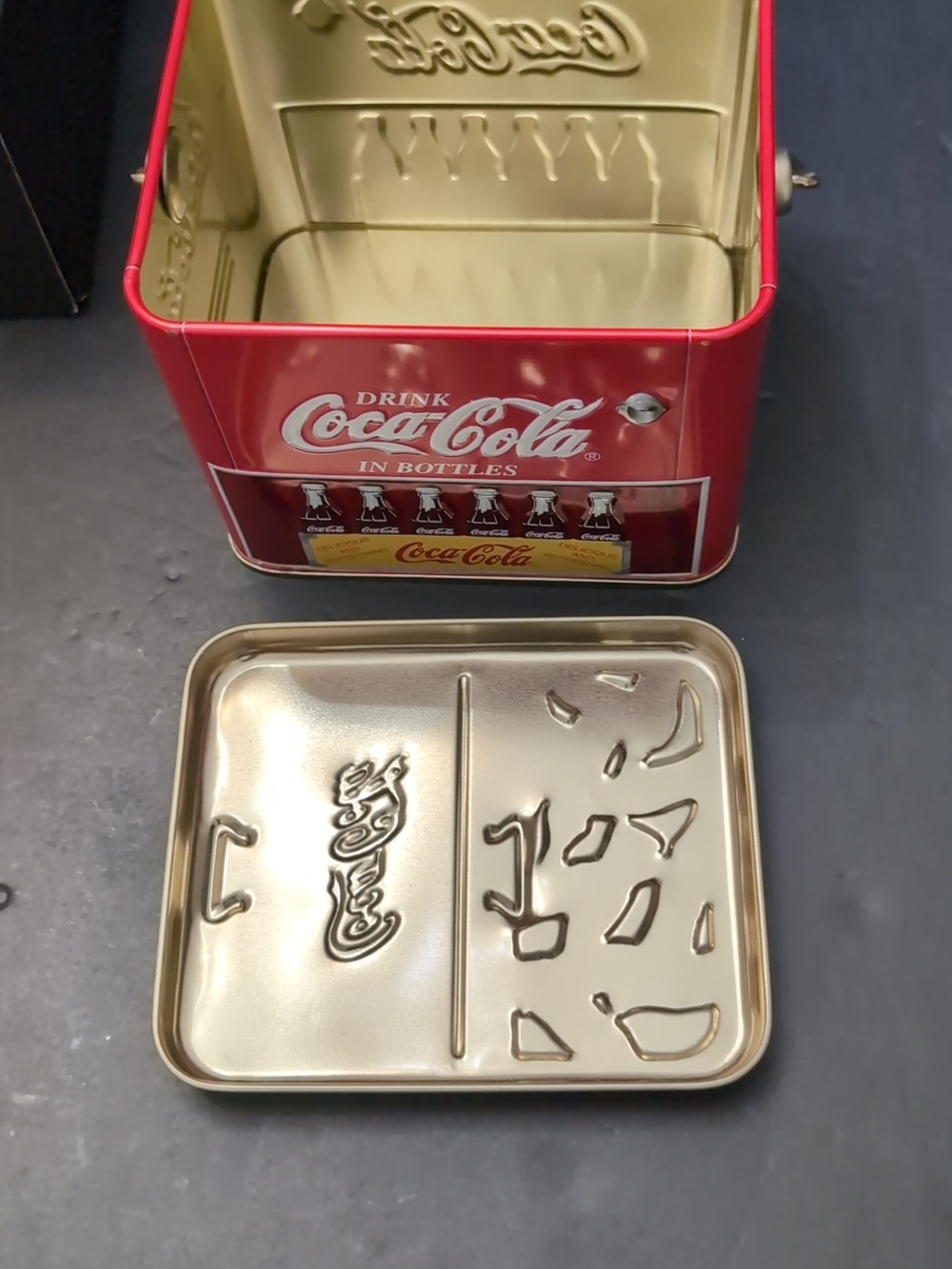 Coca Cola Tin Replica Of A Vintage Ice Chest. - Picture 8 of 8